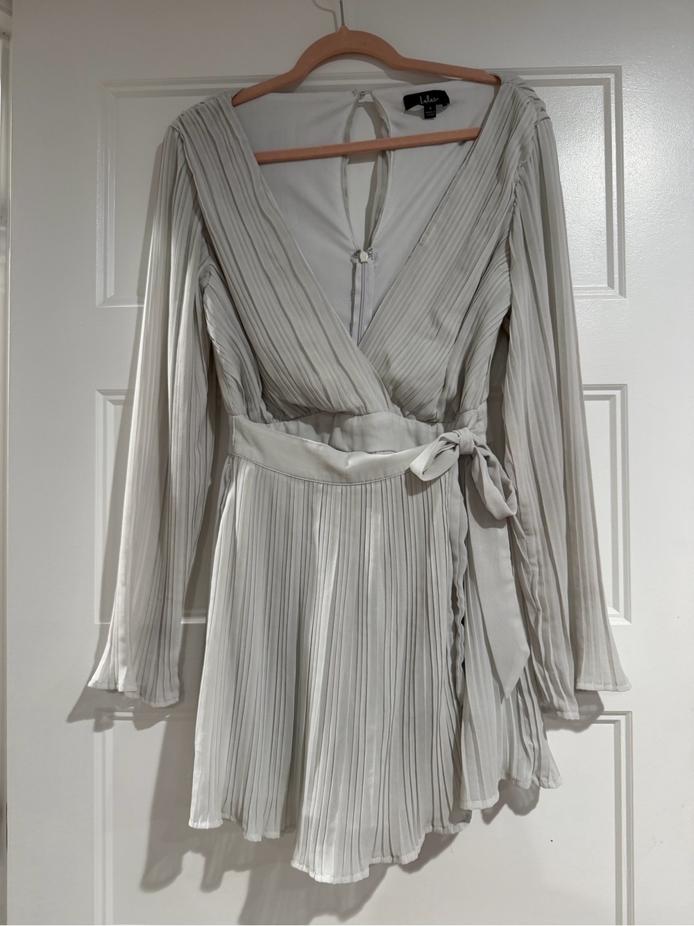 Lulus White/Grey Pleated Long Sleeve Wrap Romper Mini Dress Size S